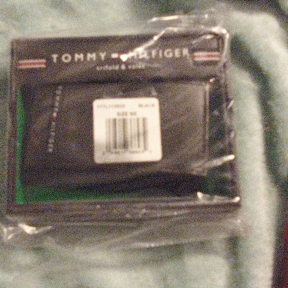 Tommy hilfiger wallet - Picture 2 of 2
